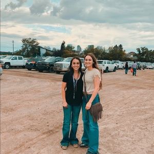 Meet your Posher, Bronwynn